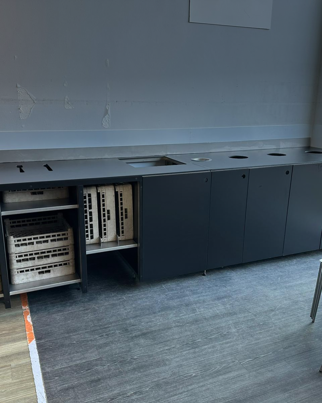 Sorteerkeuken met RVS-Frame & Trespa-Blad